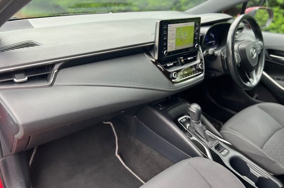 Toyota Corolla 2.0 VVT-I DESIGN PETROL/HYBRID AUTO 26