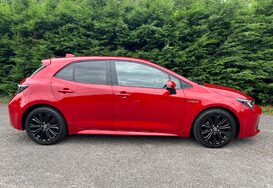 Toyota Corolla 2.0 VVT-I DESIGN PETROL/HYBRID AUTO 6