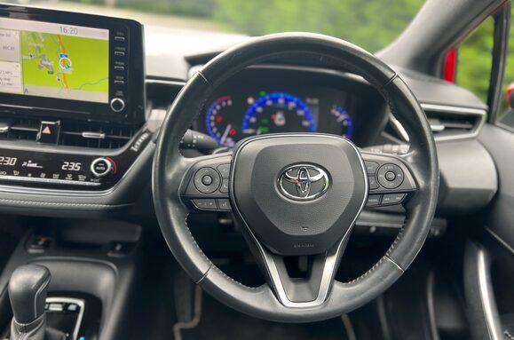 Toyota Corolla 2.0 VVT-I DESIGN PETROL/HYBRID AUTO 31