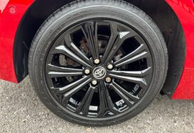 Toyota Corolla 2.0 VVT-I DESIGN PETROL/HYBRID AUTO 9