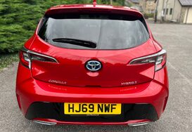 Toyota Corolla 2.0 VVT-I DESIGN PETROL/HYBRID AUTO 8