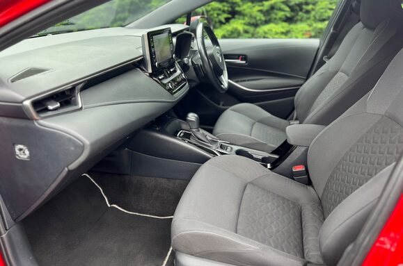Toyota Corolla 2.0 VVT-I DESIGN PETROL/HYBRID AUTO 25
