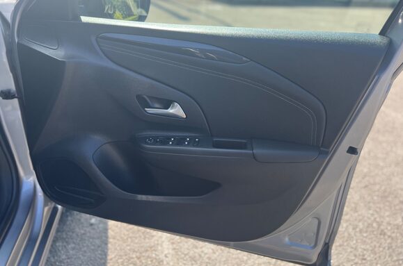 Vauxhall Corsa 1.2 GRIFFIN 5 DOOR 23