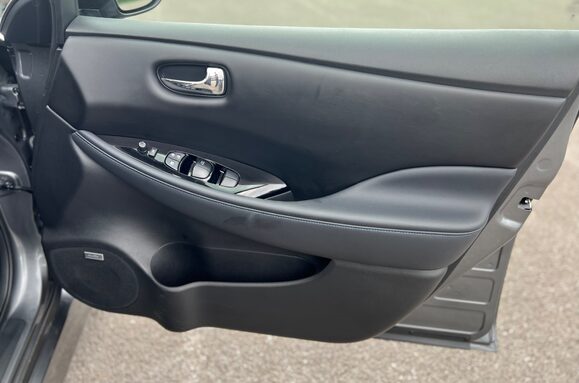 Nissan LEAF 110kW Tekna 39kWh 5dr Auto 21