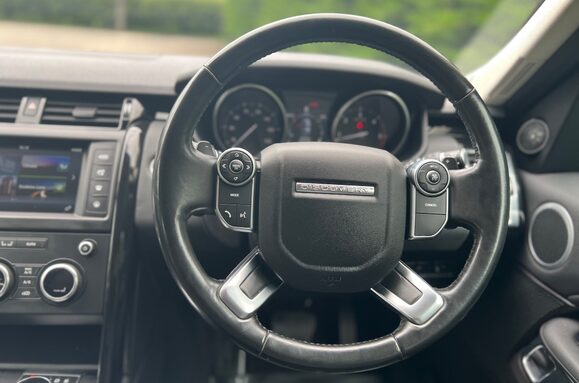 Land Rover Discovery 3.0 TD6 SE AUTO 7 SEATS 35