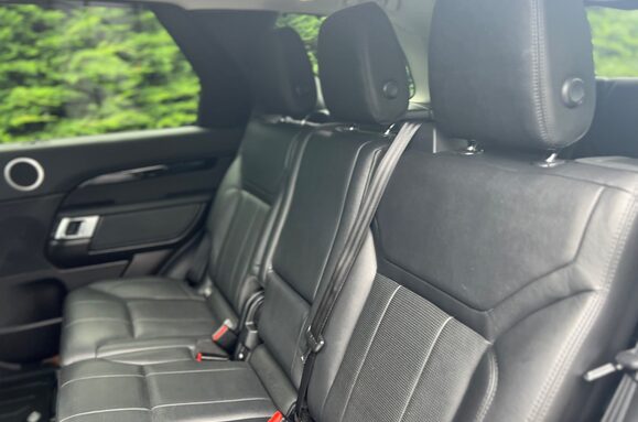Land Rover Discovery 3.0 TD6 SE AUTO 7 SEATS 31