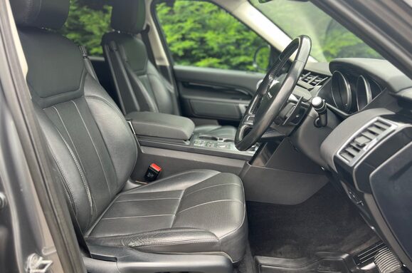 Land Rover Discovery 3.0 TD6 SE AUTO 7 SEATS 16