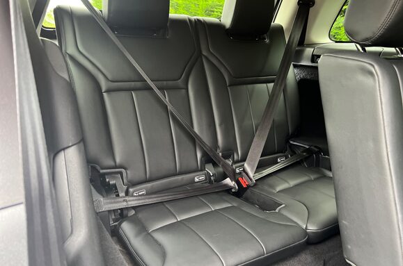 Land Rover Discovery 3.0 TD6 SE AUTO 7 SEATS 23