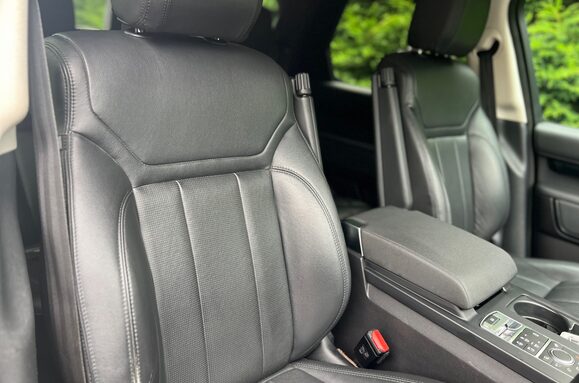 Land Rover Discovery 3.0 TD6 SE AUTO 7 SEATS 15