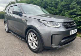 Land Rover Discovery 3.0 TD6 SE AUTO 7 SEATS 5