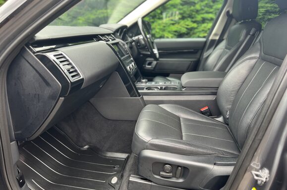 Land Rover Discovery 3.0 TD6 SE AUTO 7 SEATS 27