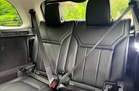 Land Rover Discovery 3.0 TD6 SE AUTO 7 SEATS 33