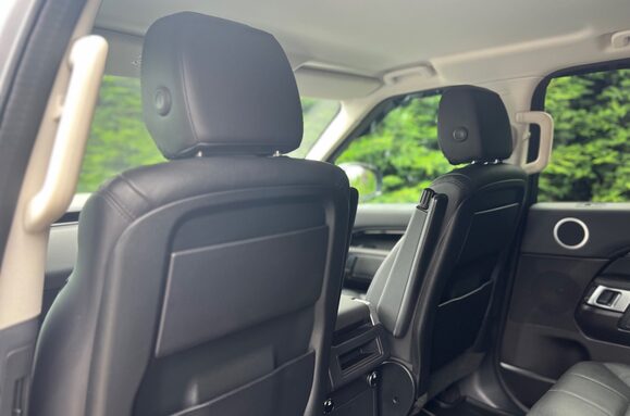 Land Rover Discovery 3.0 TD6 SE AUTO 7 SEATS 30
