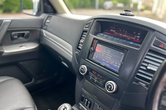 Mitsubishi Shogun 3.2 DI-D 4WORK WARRIOR 3DR SWB COMMERCIAL 19