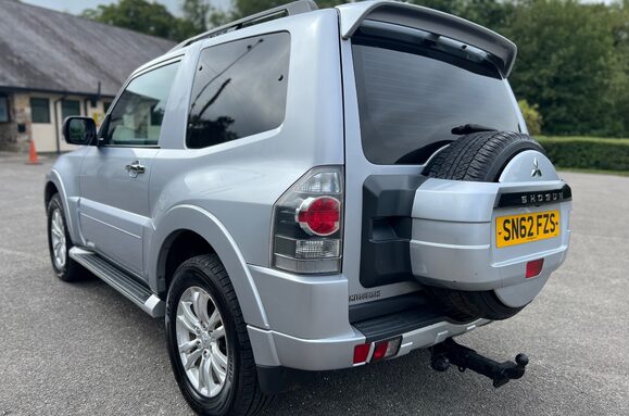 Mitsubishi Shogun 3.2 DI-D 4WORK WARRIOR 3DR SWB COMMERCIAL 10