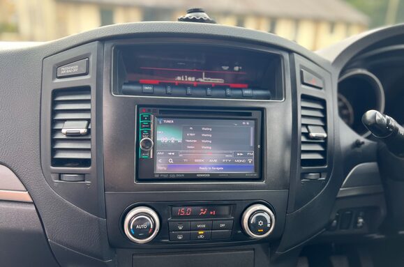 Mitsubishi Shogun 3.2 DI-D 4WORK WARRIOR 3DR SWB COMMERCIAL 28