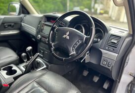 Mitsubishi Shogun 3.2 DI-D 4WORK WARRIOR 3DR SWB COMMERCIAL 18