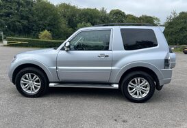 Mitsubishi Shogun 3.2 DI-D 4WORK WARRIOR 3DR SWB COMMERCIAL 12