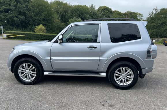 Mitsubishi Shogun 3.2 DI-D 4WORK WARRIOR 3DR SWB COMMERCIAL 12