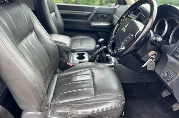 Mitsubishi Shogun 3.2 DI-D 4WORK WARRIOR 3DR SWB COMMERCIAL 17