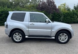 Mitsubishi Shogun 3.2 DI-D 4WORK WARRIOR 3DR SWB COMMERCIAL 6