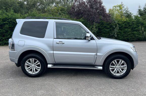 Mitsubishi Shogun 3.2 DI-D 4WORK WARRIOR 3DR SWB COMMERCIAL 6