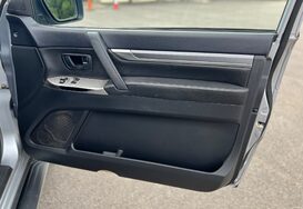 Mitsubishi Shogun 3.2 DI-D 4WORK WARRIOR 3DR SWB COMMERCIAL 22