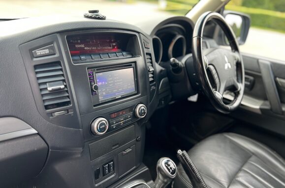 Mitsubishi Shogun 3.2 DI-D 4WORK WARRIOR 3DR SWB COMMERCIAL 25
