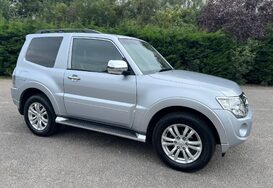 Mitsubishi Shogun 3.2 DI-D 4WORK WARRIOR 3DR SWB COMMERCIAL 5
