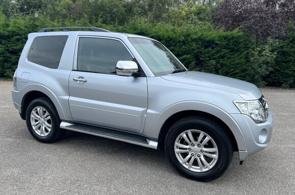 Mitsubishi Shogun 3.2 DI-D 4WORK WARRIOR 3DR SWB COMMERCIAL 5