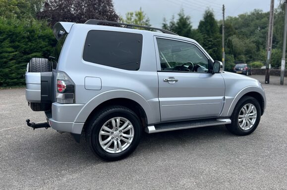 Mitsubishi Shogun 3.2 DI-D 4WORK WARRIOR 3DR SWB COMMERCIAL 7