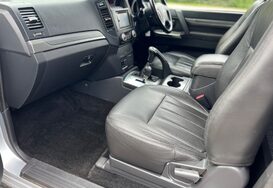 Mitsubishi Shogun 3.2 DI-D 4WORK WARRIOR 3DR SWB COMMERCIAL 27