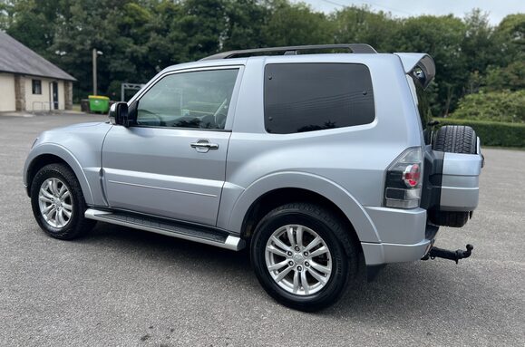 Mitsubishi Shogun 3.2 DI-D 4WORK WARRIOR 3DR SWB COMMERCIAL 11