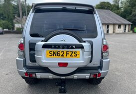 Mitsubishi Shogun 3.2 DI-D 4WORK WARRIOR 3DR SWB COMMERCIAL 9