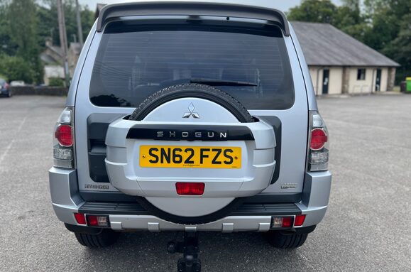 Mitsubishi Shogun 3.2 DI-D 4WORK WARRIOR 3DR SWB COMMERCIAL 9