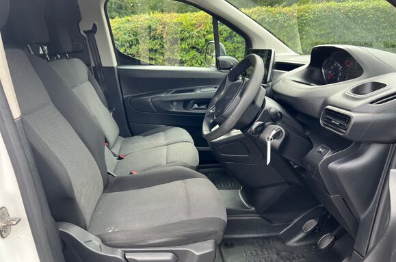 Peugeot Partner 1.5 BLUEHDI PROFESSIONAL PREMIUM L1 17