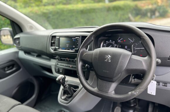 Peugeot Expert 1.5 BLUE HDI PROFESSIONAL PREMIUM L1 16
