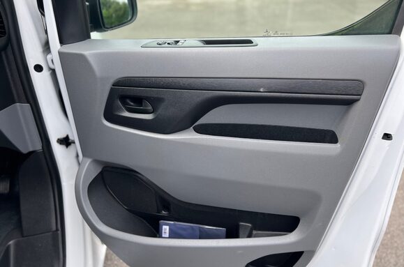 Peugeot Expert 1.5 BLUE HDI PROFESSIONAL PREMIUM L1 17