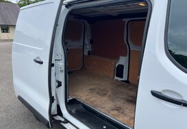 Peugeot Expert 1.5 BLUE HDI PROFESSIONAL PREMIUM L1 23