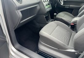 Volkswagen Caddy Maxi Life C20 LIFE TDI 5 SEATS VISTA WHEELCHAIR CONVERSION 32