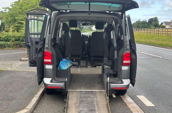 Volkswagen Transporter T30 2.0 TDI AUTO SHUTTLE SE WHEELCHAIR CONVERSION 1