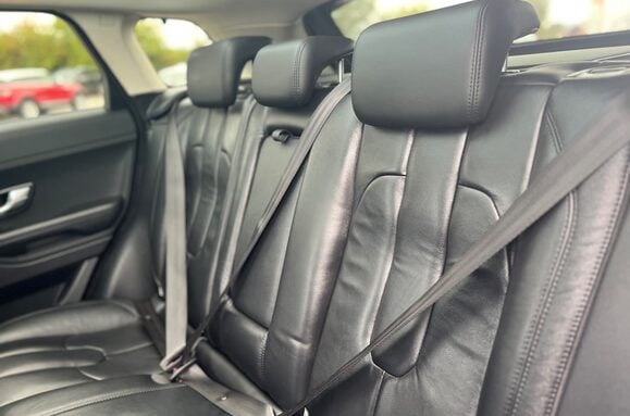 Land Rover Range Rover Evoque 2.2 SD4 PURE TECH AUTO PAN ROOF 36