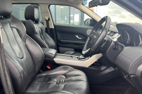 Land Rover Range Rover Evoque 2.2 SD4 PURE TECH AUTO PAN ROOF 19