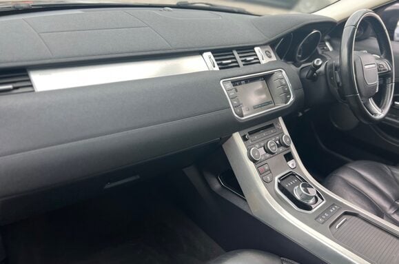 Land Rover Range Rover Evoque 2.2 SD4 PURE TECH AUTO PAN ROOF 33