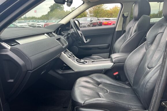 Land Rover Range Rover Evoque 2.2 SD4 PURE TECH AUTO PAN ROOF 32