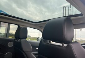 Land Rover Range Rover Evoque 2.2 SD4 PURE TECH AUTO PAN ROOF 23