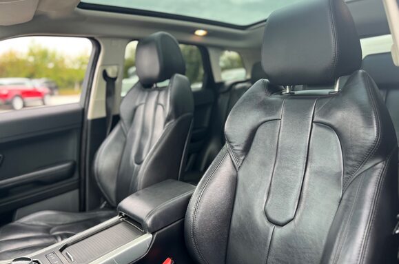 Land Rover Range Rover Evoque 2.2 SD4 PURE TECH AUTO PAN ROOF 31