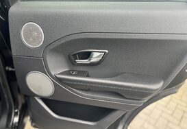 Land Rover Range Rover Evoque 2.2 SD4 PURE TECH AUTO PAN ROOF 26