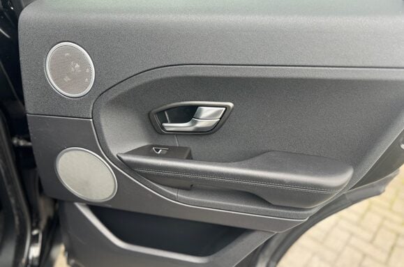 Land Rover Range Rover Evoque 2.2 SD4 PURE TECH AUTO PAN ROOF 26