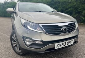 Kia Sportage 1.7 CRDI 3 SAT NAV GLASS PAN ROOF 2